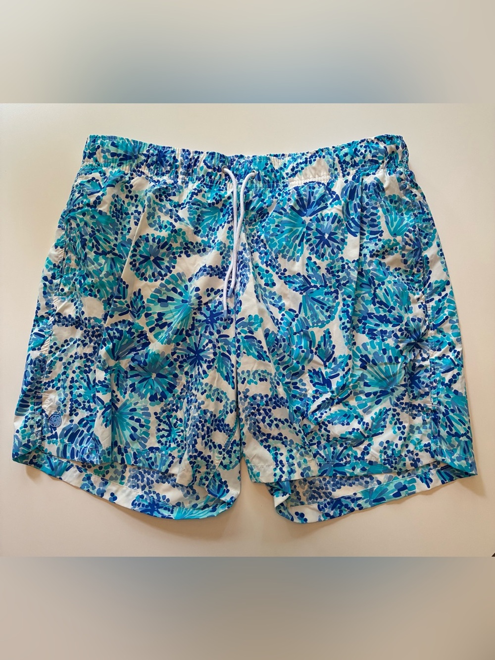 Lilly Pulitzer Mens Capri Swim Trunk. Shell Me You Love Me Print. Size Large.